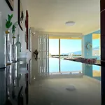 Art Luxury - Seaview Apartment, Bougainville Bay Apartament