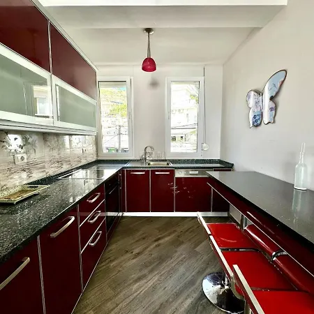 Apartman Art Luxury - Seaview Apartment, Bougainville Bay *