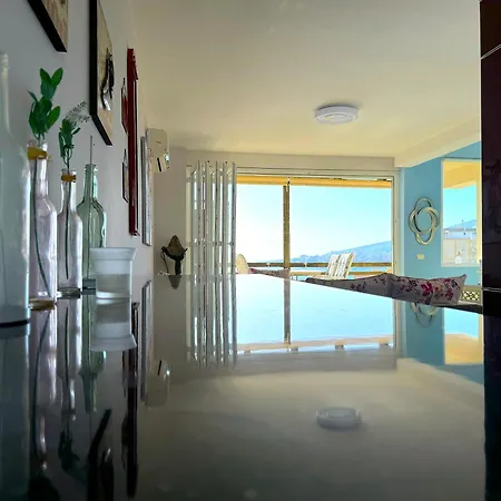 Art Luxury - Seaview Apartment, Bougainville Bay Apartmán
