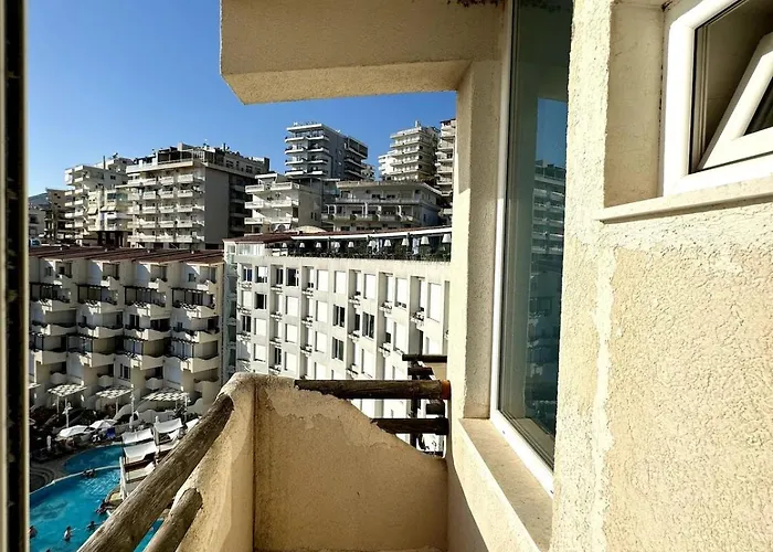 Art Luxury - Seaview Apartment, Bougainville Bay Daire