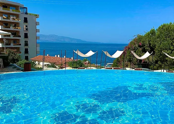 Daire Art Luxury - Seaview Apartment, Bougainville Bay Saranda